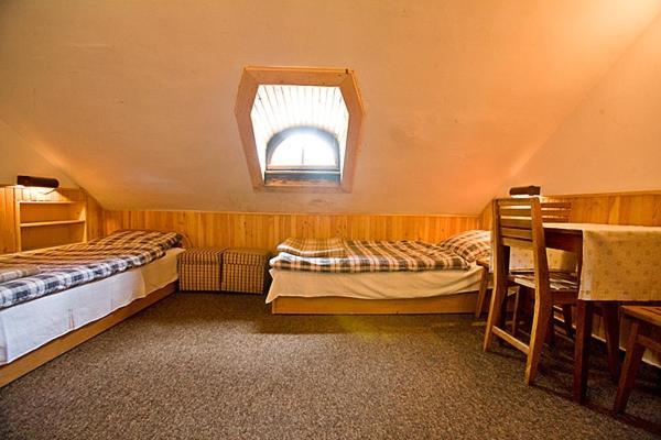 Schronisko Pttk Samotnia Hostel Karpacz Room photo