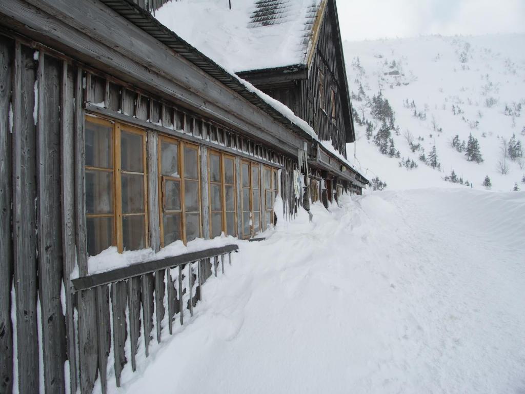 Schronisko Pttk Samotnia Hostel Karpacz Exterior photo