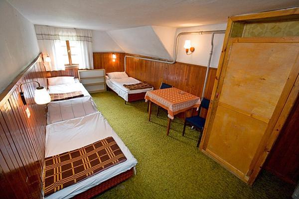 Schronisko Pttk Samotnia Hostel Karpacz Room photo